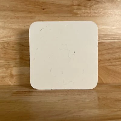 Apple AirPort N A1354 White 4th Gen 4G 54Mbps Wireless USB Extreme Base Station - Image 1 of 4