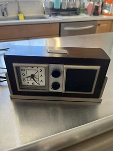 Baxter Retro Classy Am/Fm Radio Alarm Clock 6503R - Picture 1 of 3