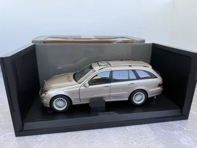 Mercedes Classe E 1/18 Kyosho - Immagine 1 di 4