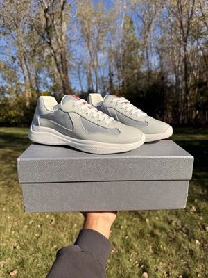 Zapatilla deportiva para hombre Prada 'America's Cup' 2022 plata perla talla 10,5 EE. UU. 44 UE Foto 1 de 4