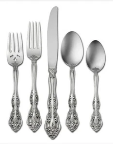 Oneida Michelangelo 18/10 Stainless Flatware Se6 (30 pcs) + 3pc Hostess Set - Picture 1 of 5