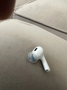 Apple AirPods Pro 2 - 1st Generation RIGHT Side Replacement Earbud Only - Photo 1 sur 3