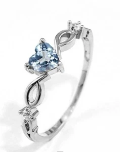 Women Fashion Jewelry Silver Plated Ring Light Blue Cubic Zirconia Heart Size 8 - Picture 1 of 4