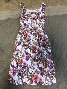 Review Dress Size 6 Work Party Designer Dress Fit And Flare Knee Length White - Picture 1 of 5