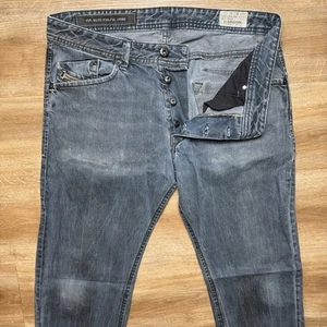 Diesel Jeans Men 34x33 Blue Darron Tapered Leg Dark Wash Cotton Modern 0816V - Picture 1 of 14