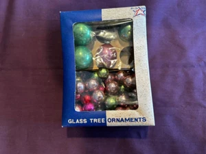 Shiny Brite Box Vintage Christmas Tree Ornaments 4-1" and 20-1/2" - Bild 1 von 3