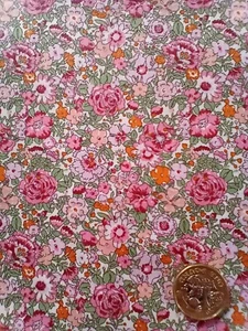 AMELIE F flowers floral  Liberty of London Tana Lawn cotton approx 33 x 30 cm - Picture 1 of 2
