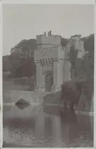 RARE ANTIQUE Real Photo Drawbridge Bayons Manor Tealby POSTCARD - UNUSED - Imagen 1 de 2