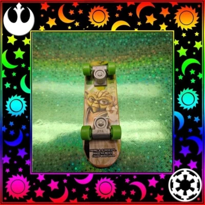 Star Wars Clone Wars 2010 McDonalds Skateboard Finger board Yoda - Image 1 of 4