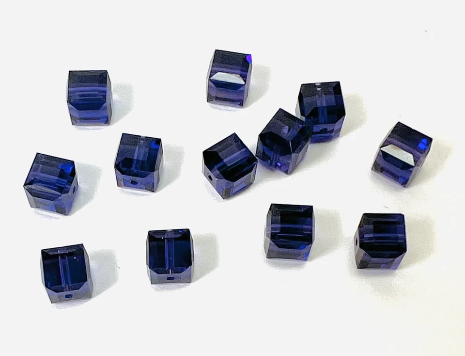 LOTE DE 12 PIEZAS ~ CUBOS DE 6 MM ~ TERCIOPELO PÚRPURA ~ CUENTAS DE CRISTAL DE SWAROVSKI Foto 1 de 1