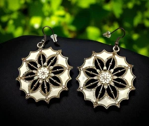 White Enamel Filigree Floral Drop Earrings Gold Tone with Rhinestone Accents - Picture 1 of 7
