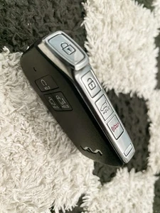 KIA CARNIVAL REMOTE KEY FOB SMART KEY 7 BUTTON OEM - Picture 1 of 3
