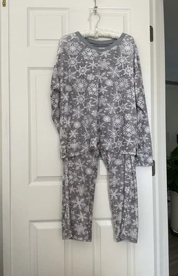 Conjunto de pijama polar suave manga larga Nautica para mujer talla mediana gris blanco copos de nieve Foto 1 de 4