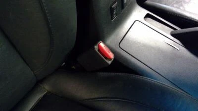 Hebilla para cinturón de seguridad pasajero delantero negro se adapta 04-08 MAXIMA 105949 Foto 1 de 4