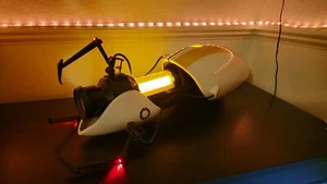 Portal Gun Prop Replica P-BODY, Official Valve Replica - Picture 1 of 13