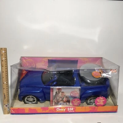 Barbie Cali Niña Coche Chevy SSR Reproductor de CD Azul Paseo Vehículo Altavoz Mattel LEER⭐️ Foto 1 de 4