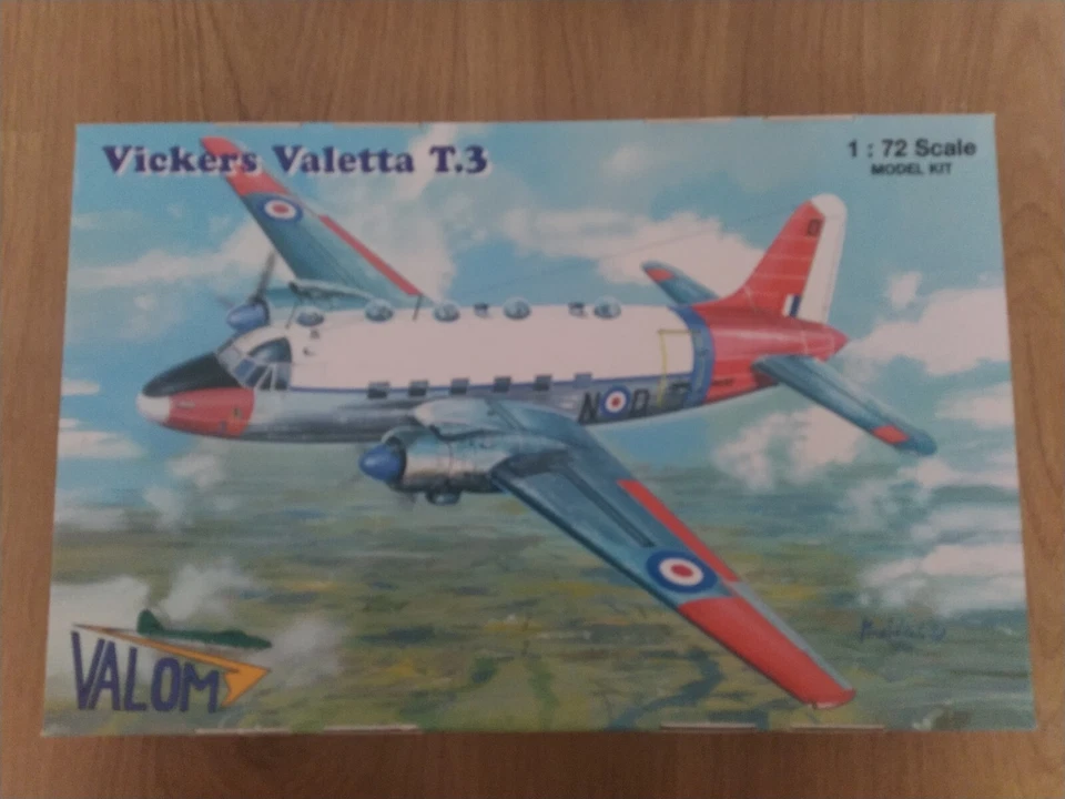 Vickers Valetta T.3,1:72-Valom 72143(SPEDIZIONE TRACCIATA) - Immagine 1 di 2