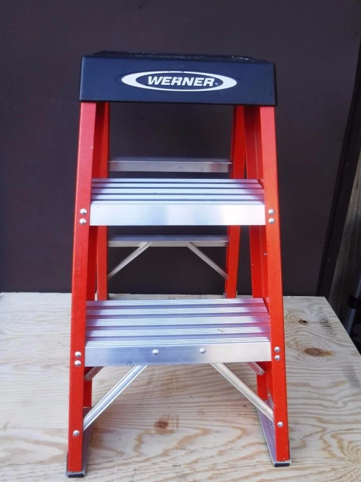 NEW Werner SSF03 Step Stool Stand Ladder 375 lb. Rated Fiberglass FAST SHIP - Image 1 of 1