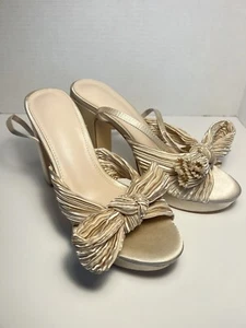 Blockabsatz Gr. 7,5 beige elegante Sandalen jetzt Kreppoptik - Bild 1 von 4