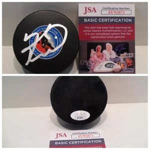 Keith Tkachuk Autograph Signed Hall of Fame Puck JSA COA St Louis Blues Phoenix - Picture 1 of 3