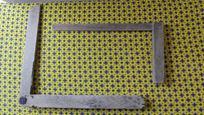 Equerres en bois outils anciens - Photo 1/4