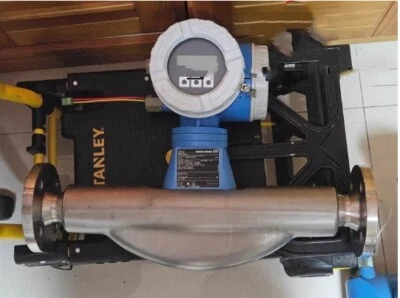 LowTariffEndress+Hauser Promass F Flow Meter 80F40-AD2SAPKABAAA - Image 1 of 4