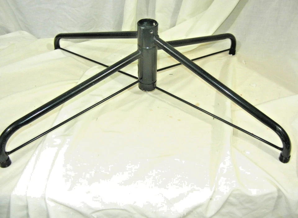 Green Folding METAL Artificial Christmas Tree Stand for UP TO 7ft Trees - Image 1 of 3