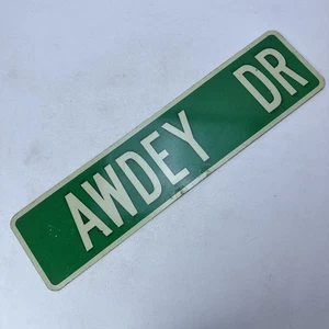 Señal de tráfico vintage Street Drive verde Awdey Dr Sterling Heights Michigan Mich MI - Imagen 1 de 15