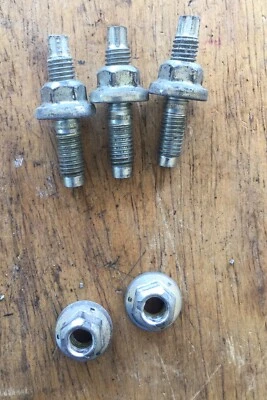 Nissan Versa 2010 1,8 L colector de admisión de escape pernos y tuercas Foto 1 de 4