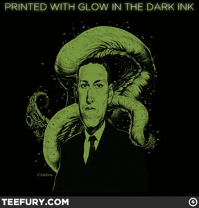 Camisa para hombre Lovecraft Cthulhu que brilla en la oscuridad caricatura arte sátira camiseta NUEVA - Imagen 1 de 1