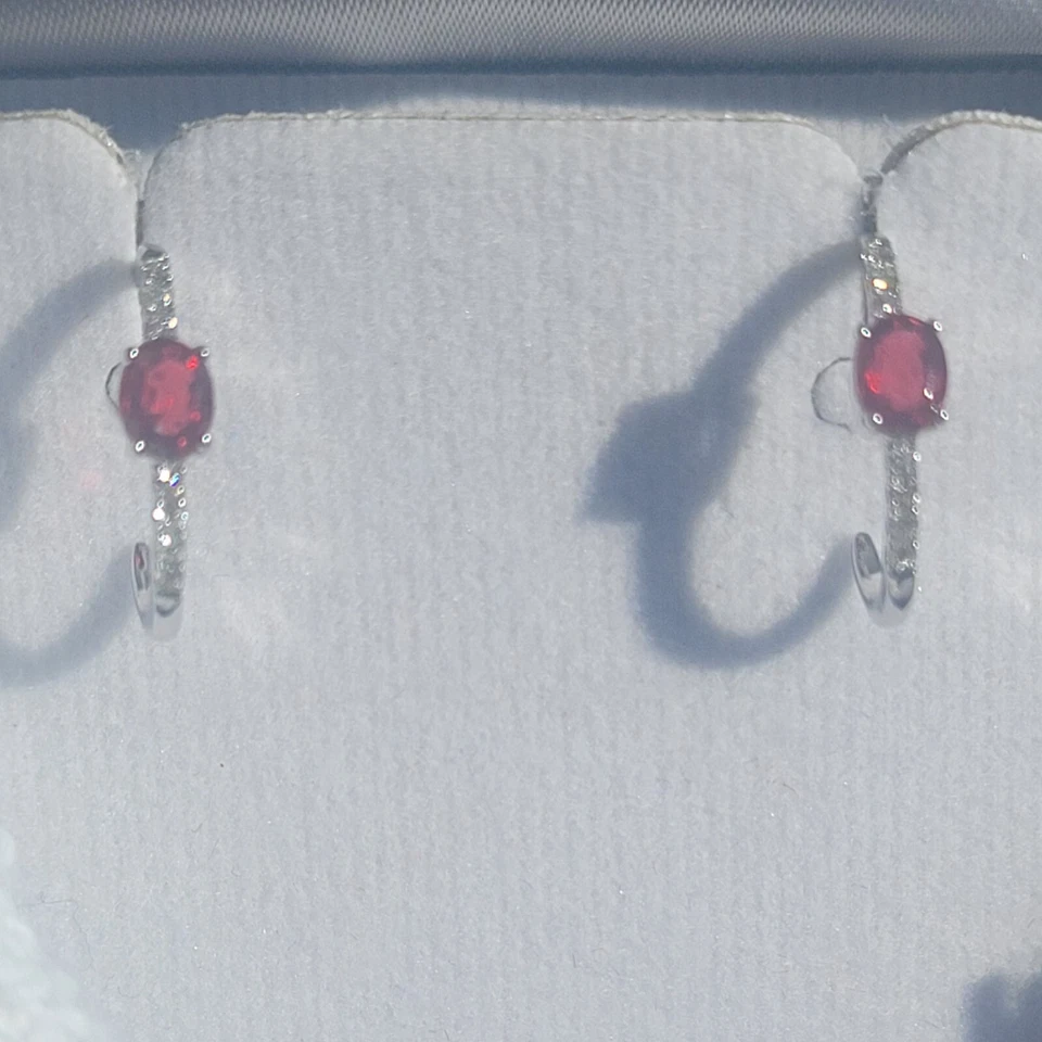 PIGEON BLOOD RUBIES-Natural Unheated Ruby 0.55  & Real Diamond Stud earrings-GIA - Image 1 of 4