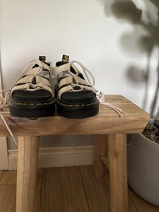 Dr. Martens Women's Sandals Size 4 - Picture 1 of 5