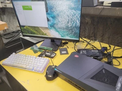 Computadora de escritorio para juegos MSI Trident 3 Intel i5 8ª generación, 16 GB, 500 GB, GTX1060 - 8CR-005US Foto 1 de 4