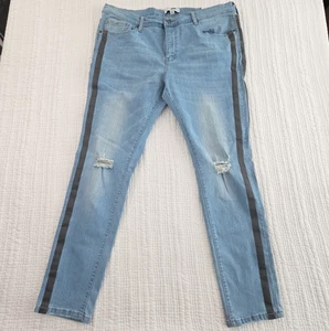 Fashion Nova Jeans Men's 40 x 30 Light Blue Grey Racing Stripe NEW Streetwear - Picture 1 of 15