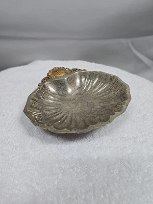 Caramelo de colección International Silver Co. plateado con patas de caparazón muy deslustrado Foto 1 de 4