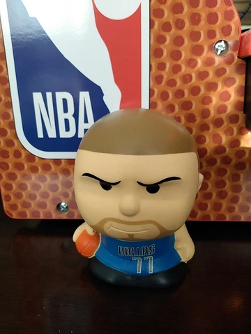 LUKA DONCIC JUMBO SQUEEZY MATE - NBA PLAYERS SERIES 1 2022 DALLAS MAVERICKS Cover