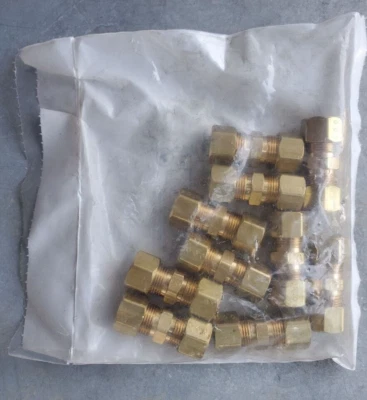 x10 BrassCraft 62-6X Compression Union for 3/8" OD TUBE - Image 1 of 3