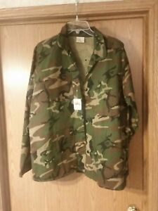 Vintage Ideal Woodland camouflage New old stock button Front coat. 38-40. Medium