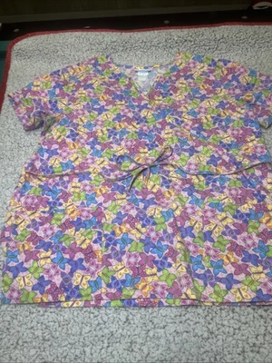 SB Scrubs Scrub Top Women’s Size Large  Cotton Butterflies  Pockets - Image 1 of 4