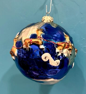 Ornamento de tierra de vidrio 1996 de Peschka 7" con Santa y renos Foto 1 de 4