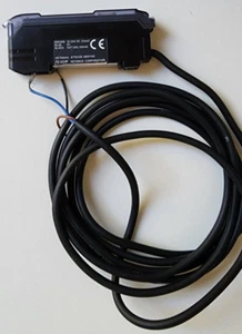 Keyence / FS-V31P / General Purpose Digital Laser Sensor - Picture 1 of 6