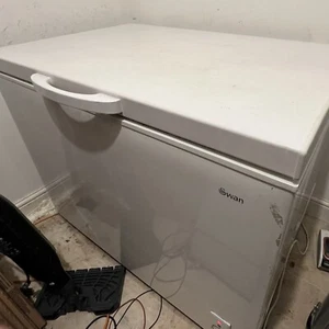 Swan Chest Freezer - (Pick Up Swindon) - Picture 1 of 4
