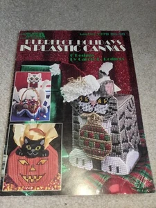 Leisure Arts 1379 PURRFECT Holidays Cats in Plastic Canvas Pattern Leaflet - Picture 1 of 2