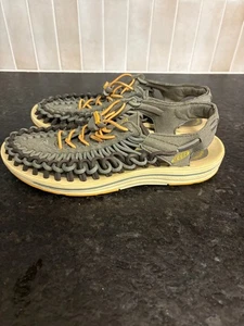 Keen Uneek Sandals Mens Size 7.5 Gray Gold Fisherman Shoes - Picture 1 of 6
