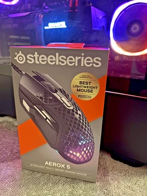Ratón para juegos Open Box SteelSeries AEROX 5 RGB con cable ultraligero negro Foto 1 de 4