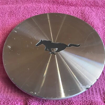 Ford Mustang 1996-1998 tapa central mecanizada F7ZC-1A096-AA OEM Foto 1 de 4