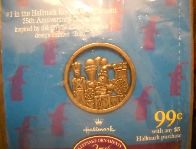 Broche de vacaciones Hallmark PIN Navidad Vintage JUGUETES 1998 #1 en serie NUEVO Foto 1 de 3