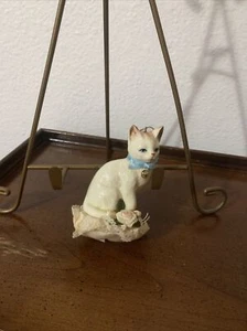 Vintage Kurt s Adler - Cat Sitting on Pillow Ornament - - Picture 1 of 1