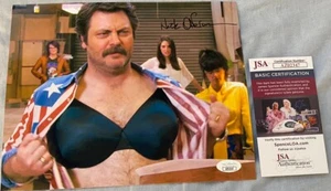 Nick Offerman signiert trägt einen BH 8x10 Foto Parks & Freizeit Schauspieler - JSA COA - Bild 1 von 4