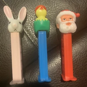 VTG PEZ DISPENSERS With Feet Santa Lamb Chick Rabbit Christmas Easter Set Lot 3 - Picture 1 of 5